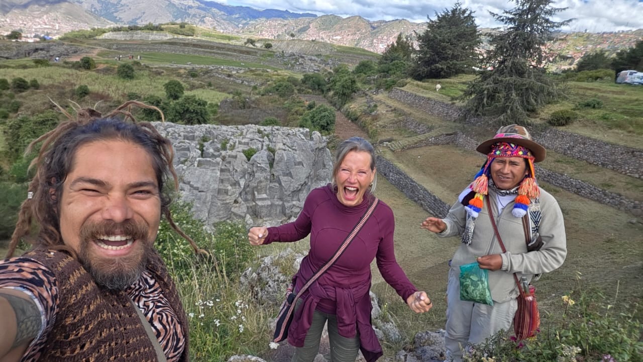 Esther met vrienden en gids in Peru