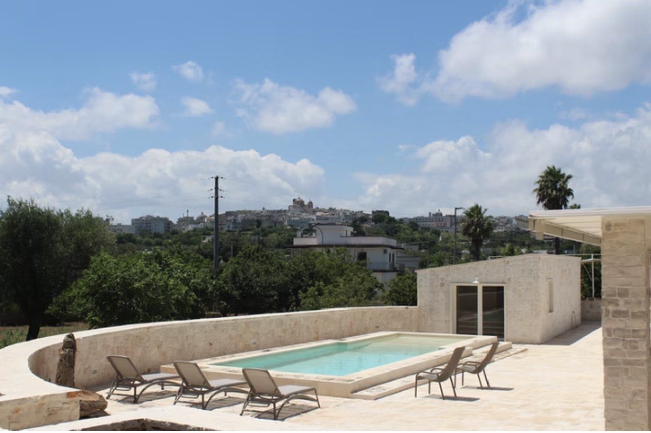 Villa with swimming pool and views of Ceglie Messapica