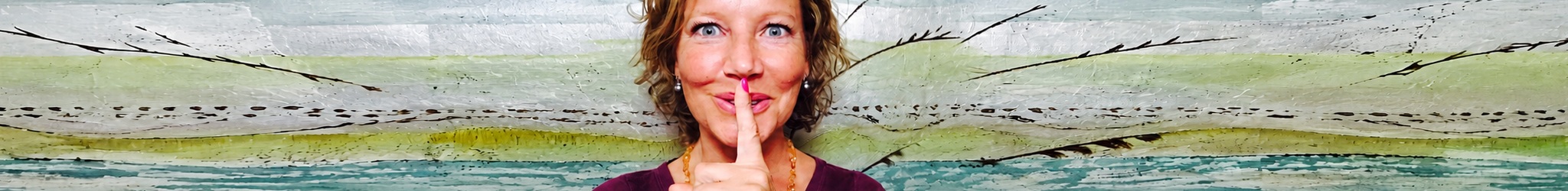 Esther Jacobs vraagt om stilte voor UNSCRIPTED live storytelling in Amsterdam