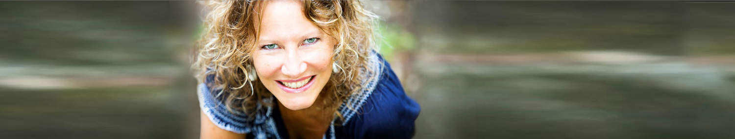 Esther Jacobs – the NO EXCUSES LADY: speaker, author, book writing coach, digital nomad