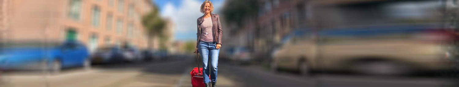 Esther Jacobs – the NO EXCUSES LADY: speaker, author, book writing coach, digital nomad